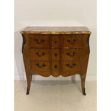 Antique chest of drawers