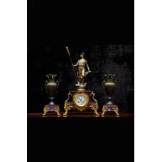 Antique Shpialter clock with two vases