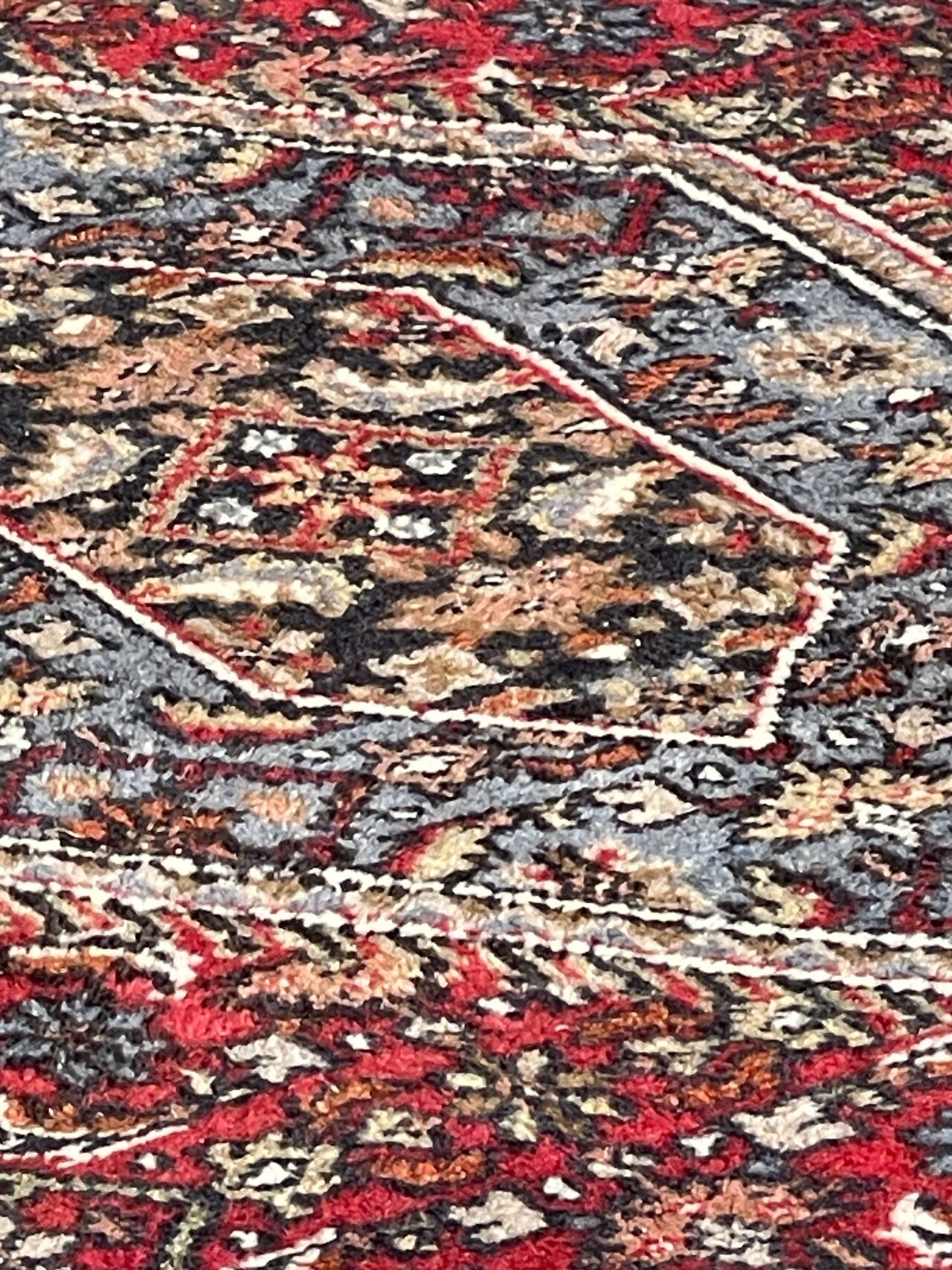 pakl-js-antikvari-ta-salon-viss-ant-kais